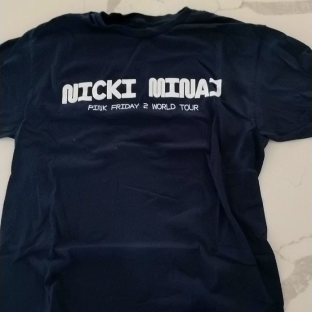 Nicki Minaj tour shirt